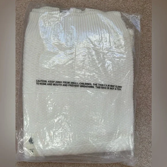 Brand New In Package Men’s Large U.S. Polo Assn. Textured Quarter Zip Sweater - Picture 5 of 5